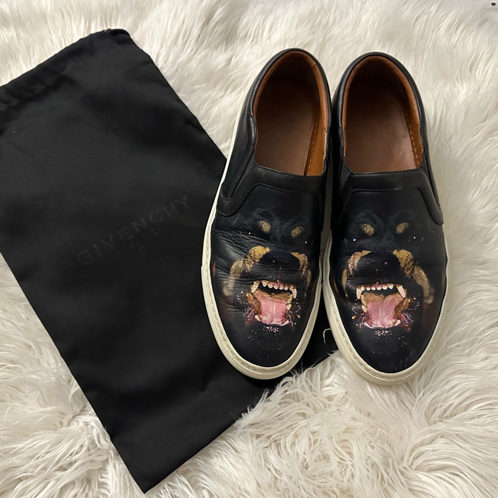 GIVENCHY - Rottweiler Balck Leather Slip-On Sneakers.